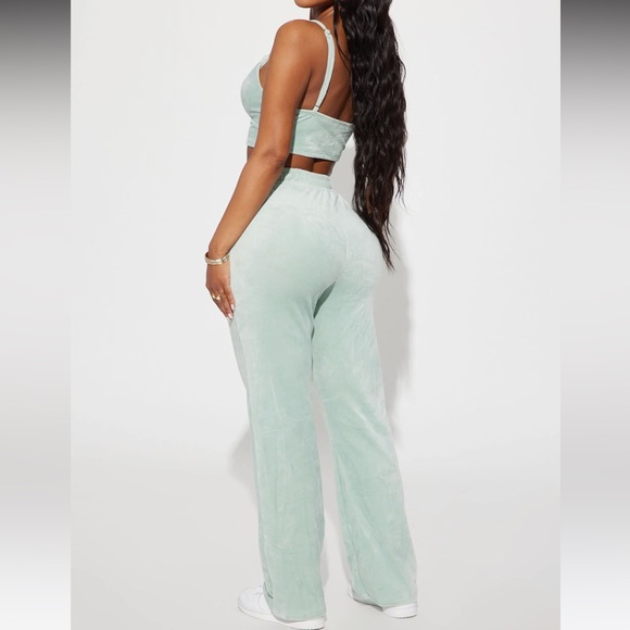 NEW Velour set - Picture 3 of 4